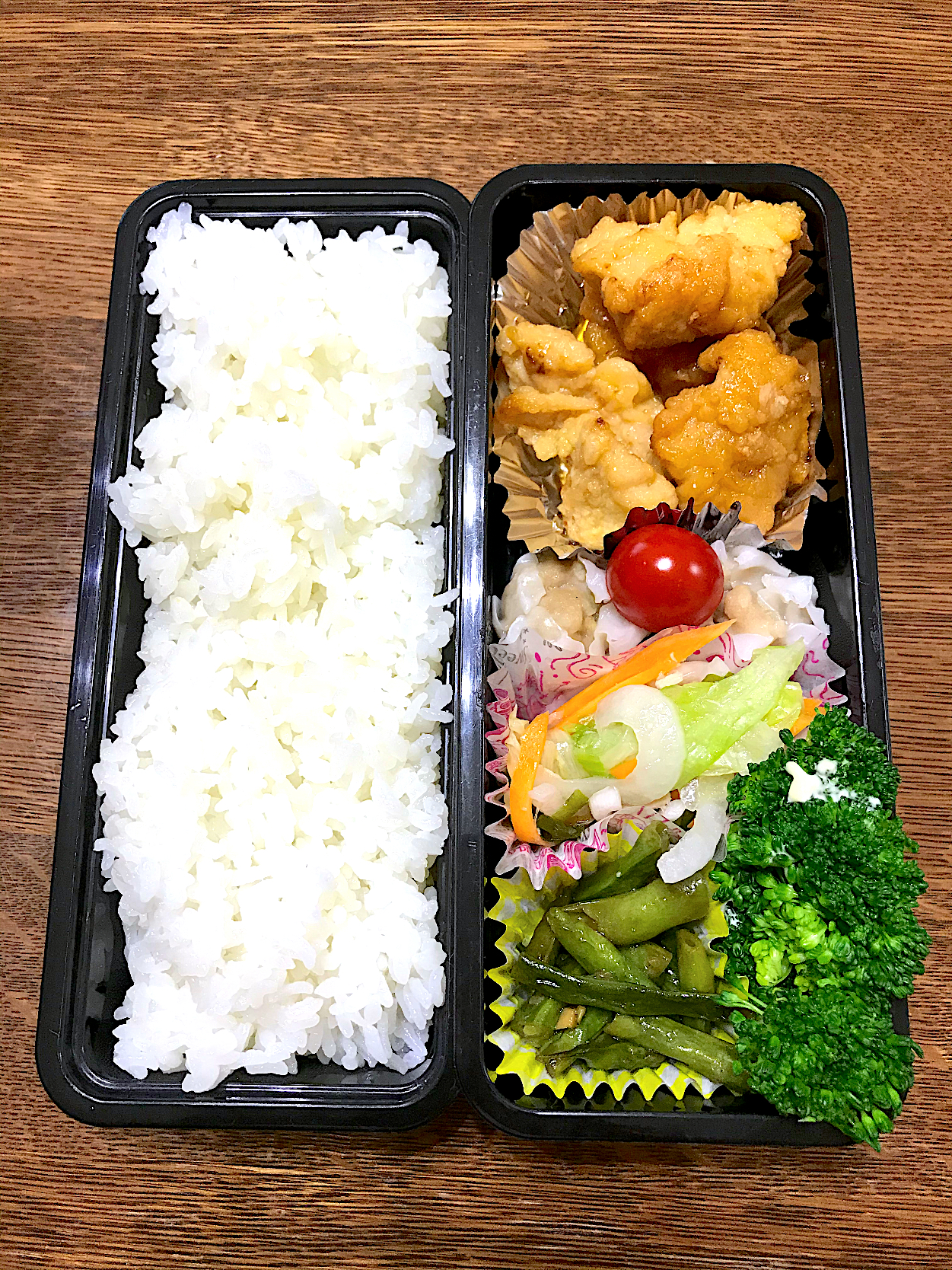 ツツジを見ながらランチ弁当❗️