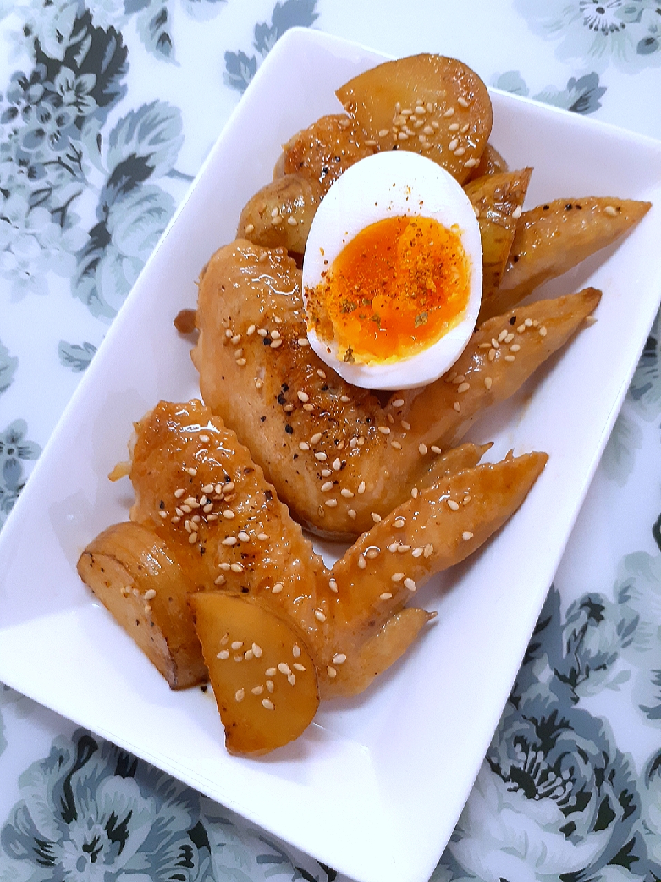 🔷🐓手羽先と🥔新じゃがの甘辛煮🔷