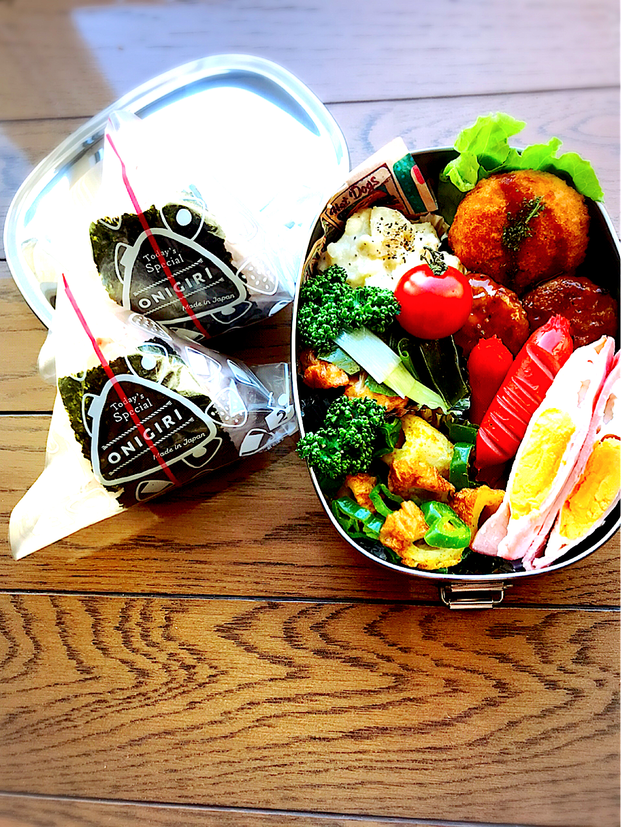 おにぎり弁当