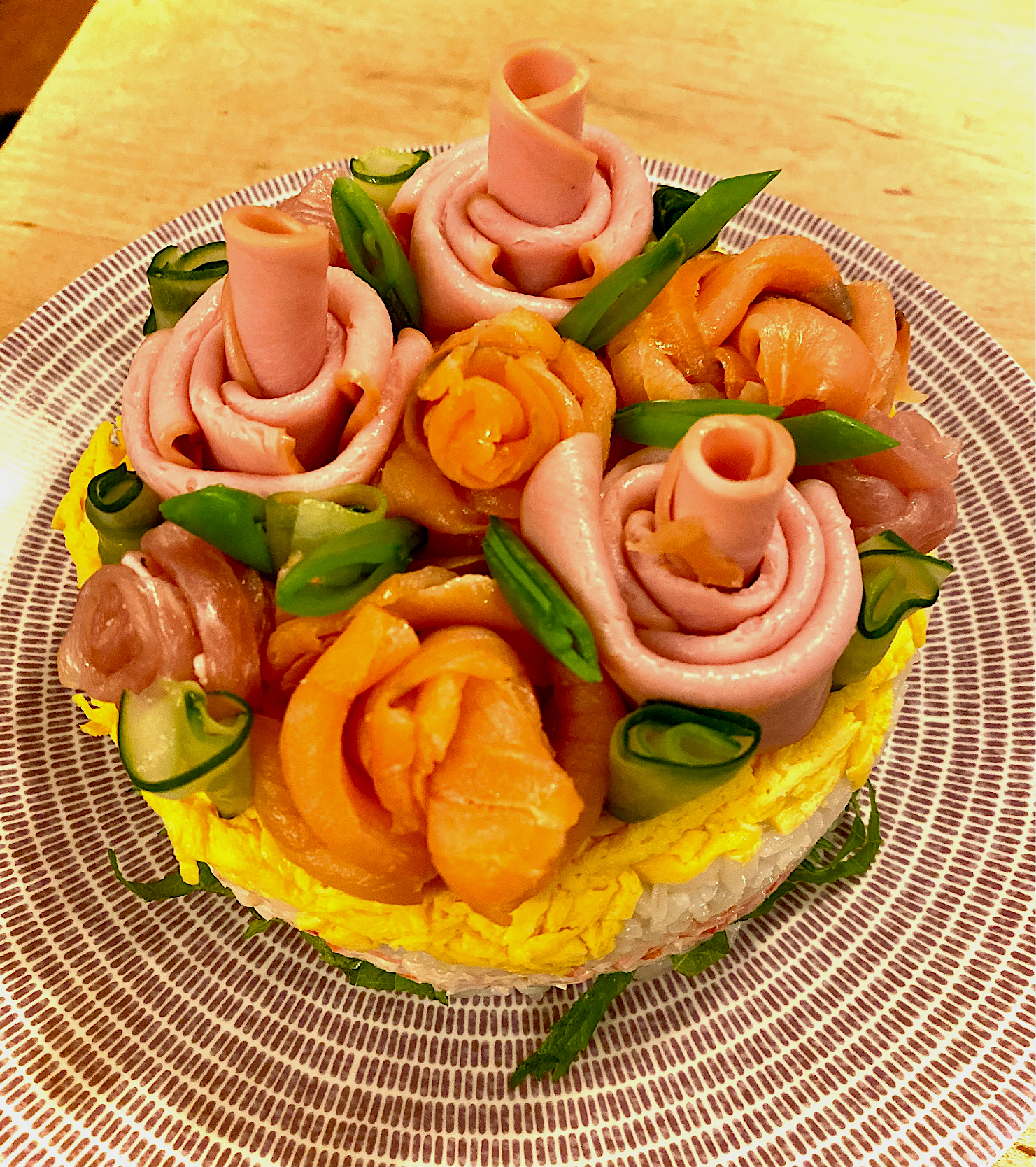 薔薇のデコレーションお寿司