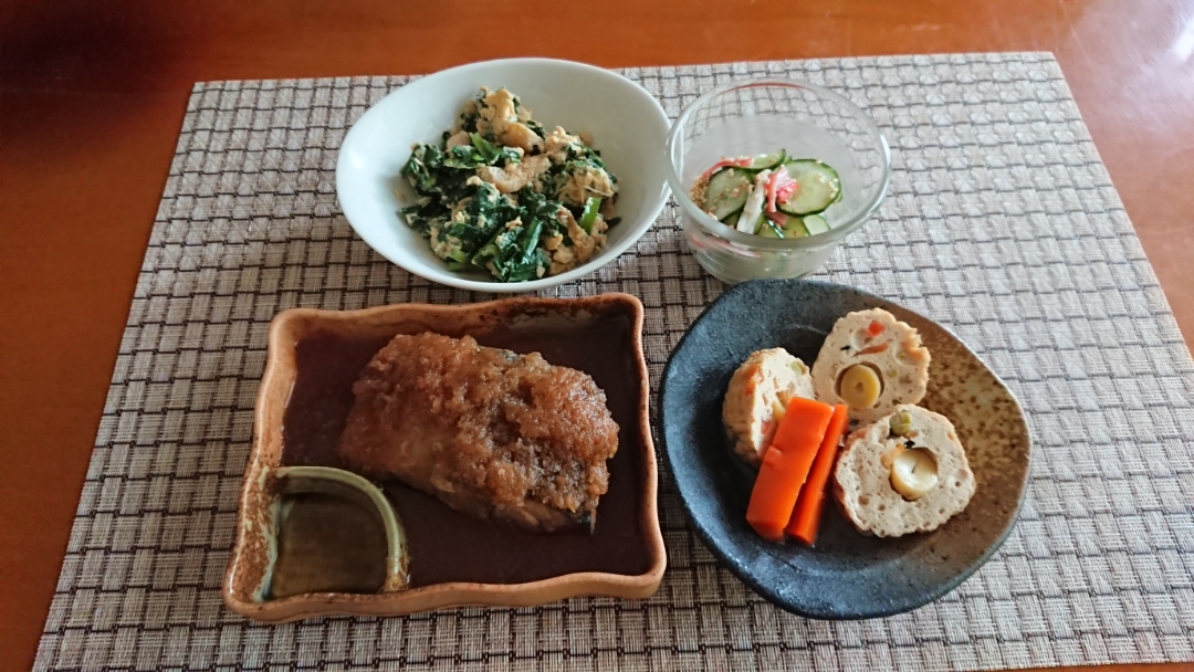 ☆ごまさばのみぞれ煮
☆銀杏ひろうす煮
☆ニラ玉
☆キュウリ酢の物