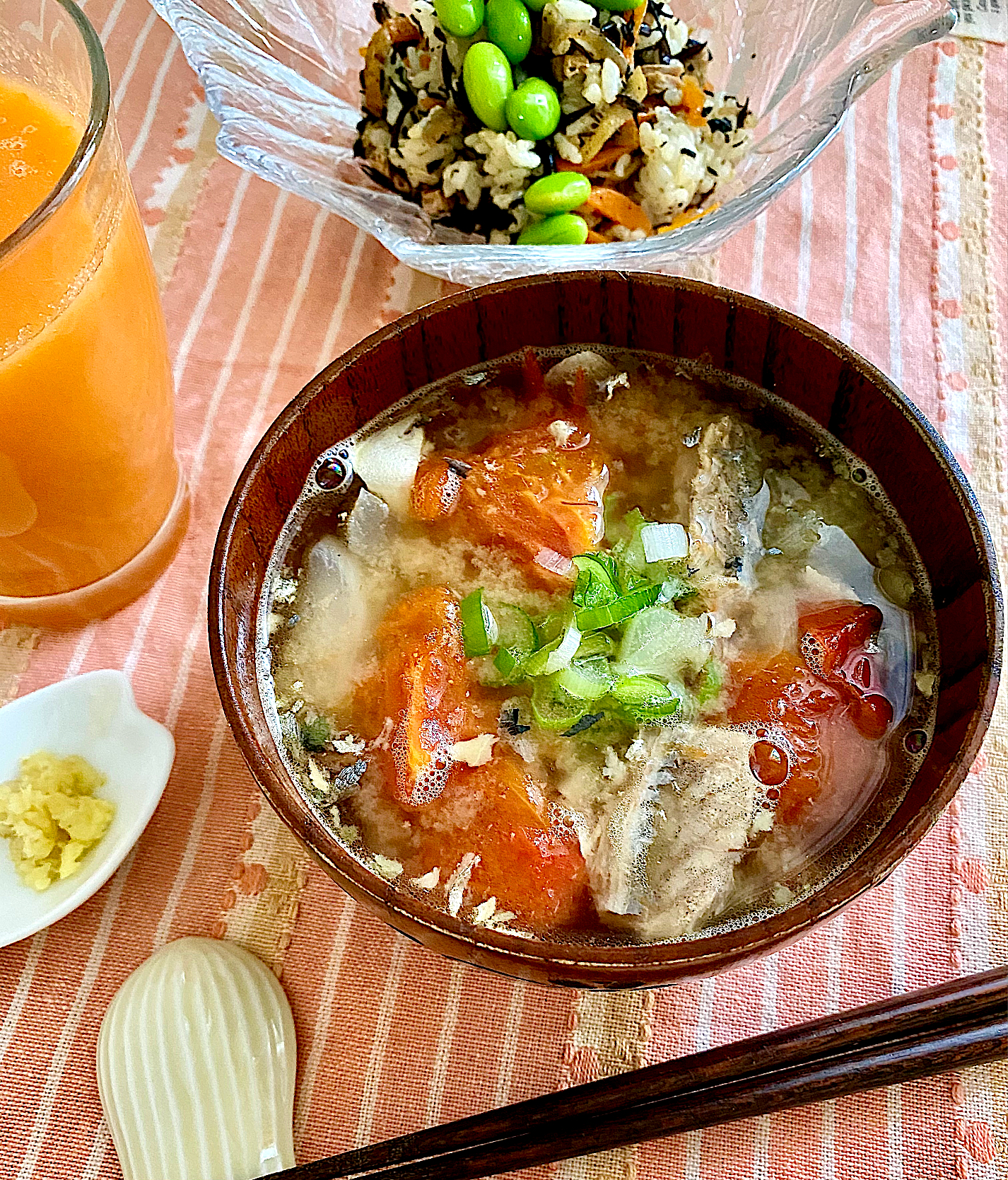 サミカさんの料理 サバ缶味噌汁のお昼ご飯