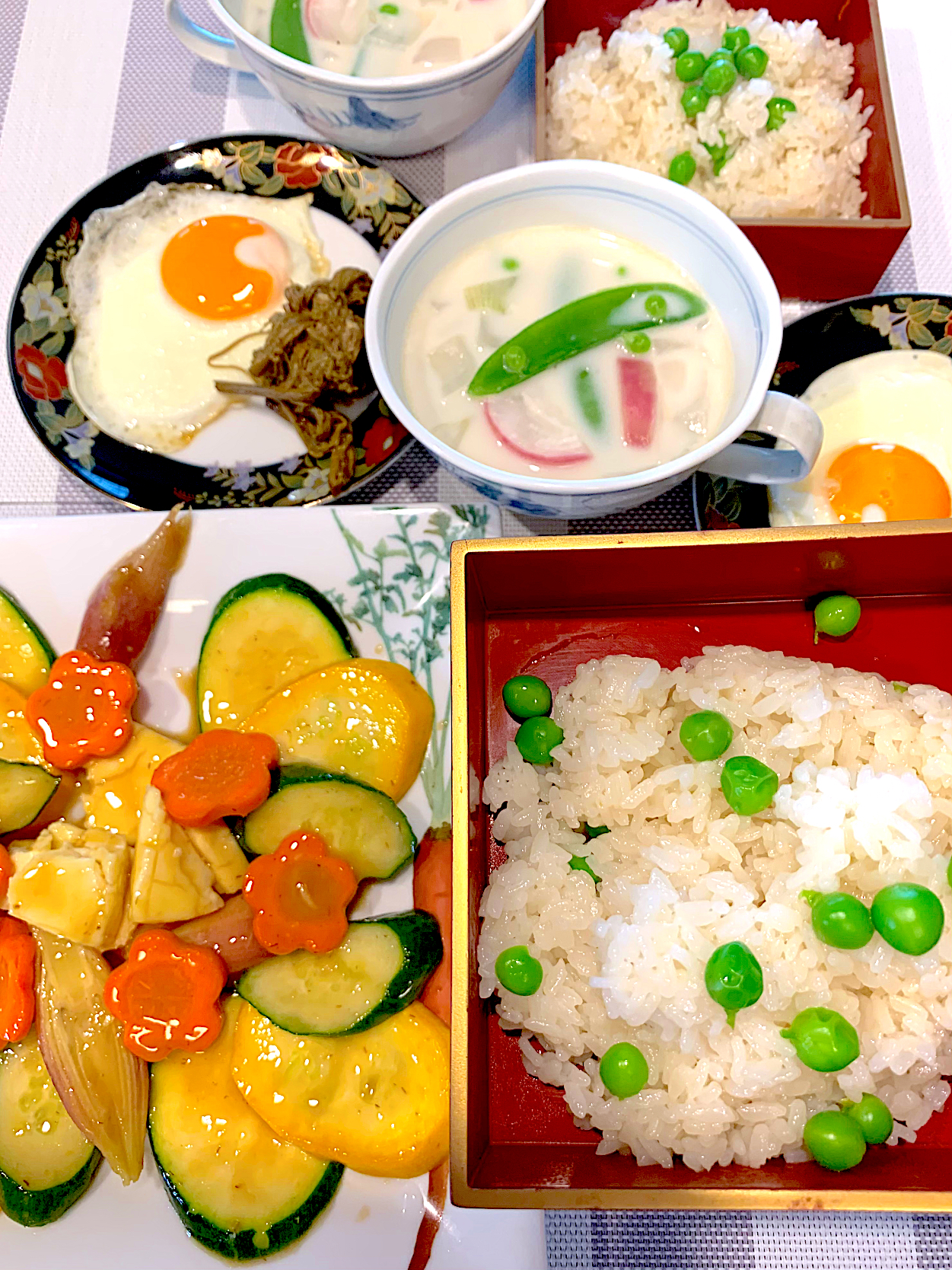 ヨッチャンさんの料理 【きゅうりの味噌漬け】🥒一生ものレシピに追加決定‼️何度も作りたくなる味‼️待てなくてシュトママ浅漬けメインの朝ごはん