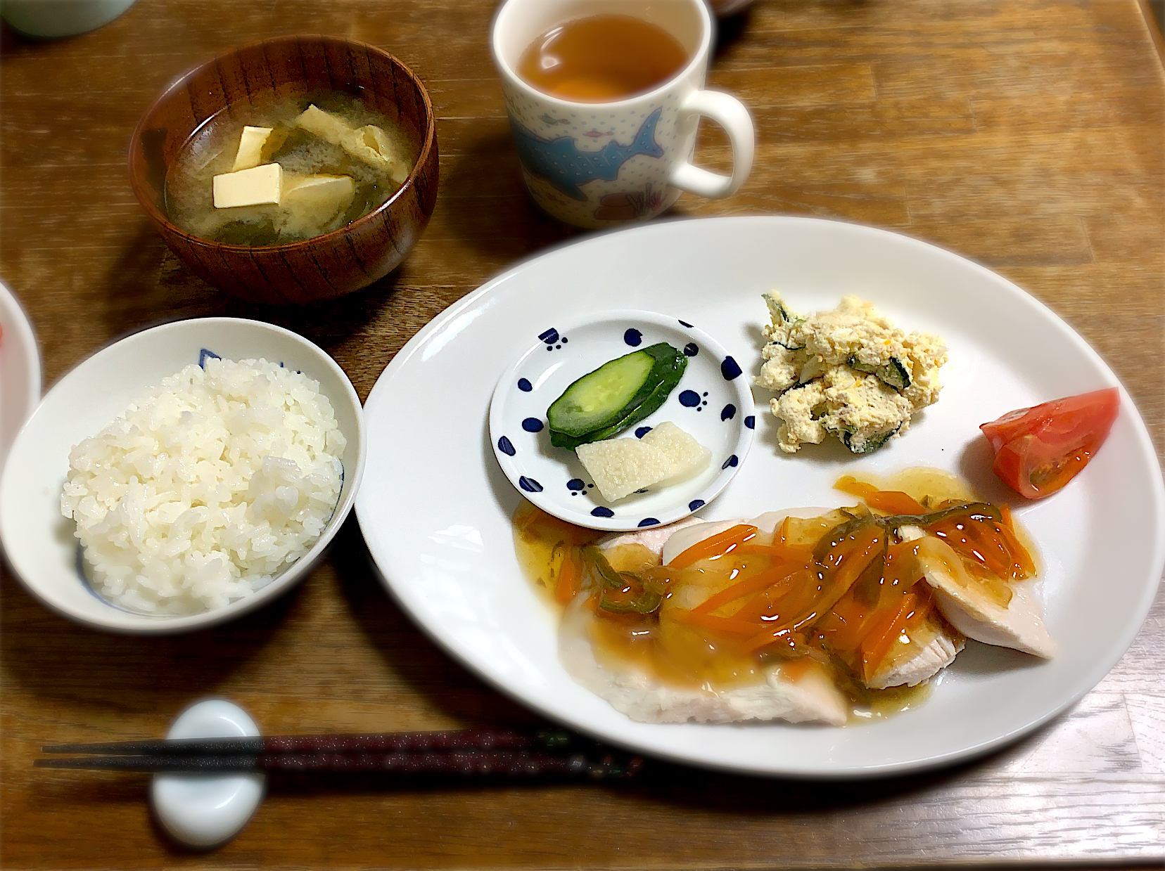 サラダチキンの野菜あんかけ・おからサラダ・胡瓜と長芋の浅漬け・味噌汁・ご飯