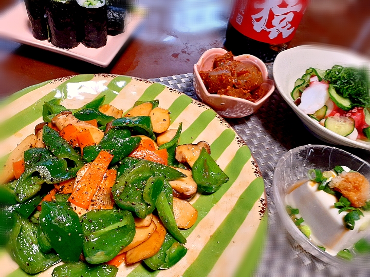 ピーマンとエリンギのバター醤油
酢だこ🐙
からビーさんの旨辛こんにゃく
きゅうりと新生姜巻き