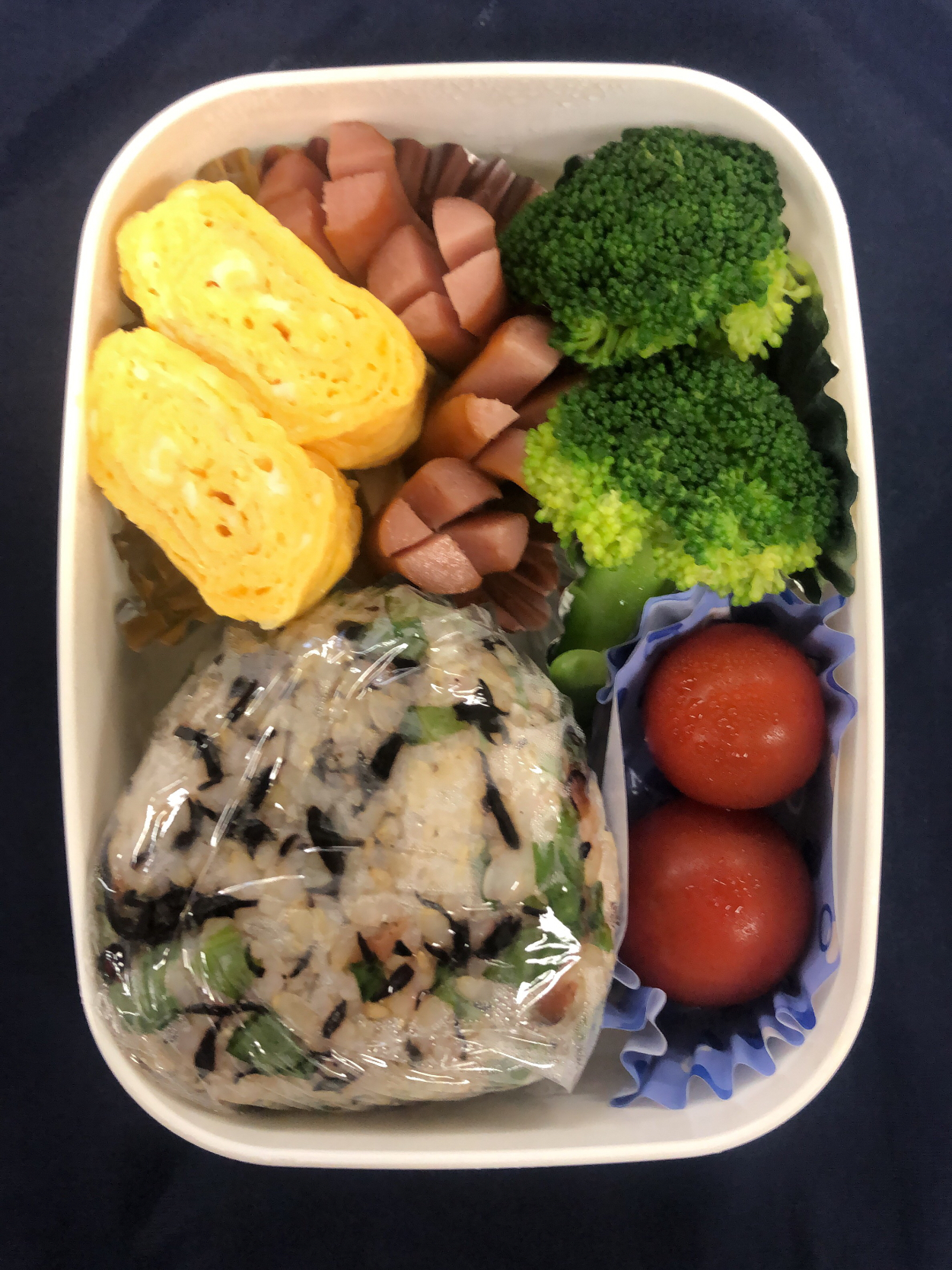 玄米の混ぜご飯おにぎり弁当【朝めし】