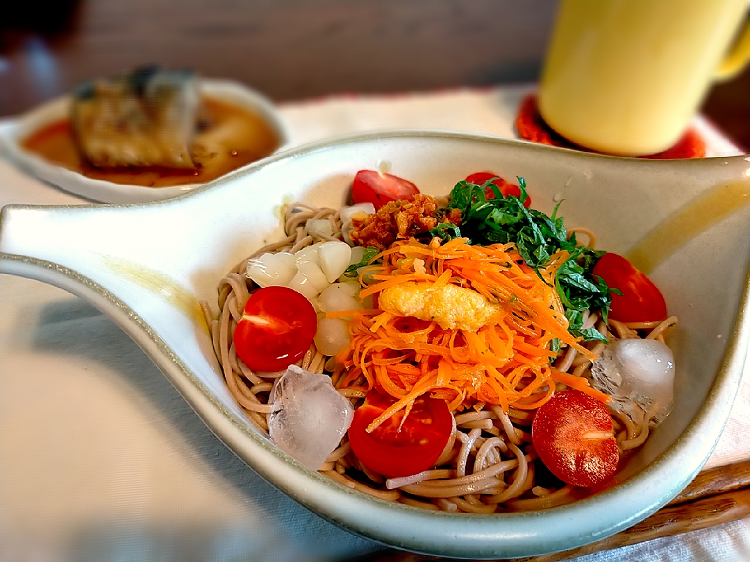 昼ごはん　ヘルシーぶっかけ蕎麦🥕