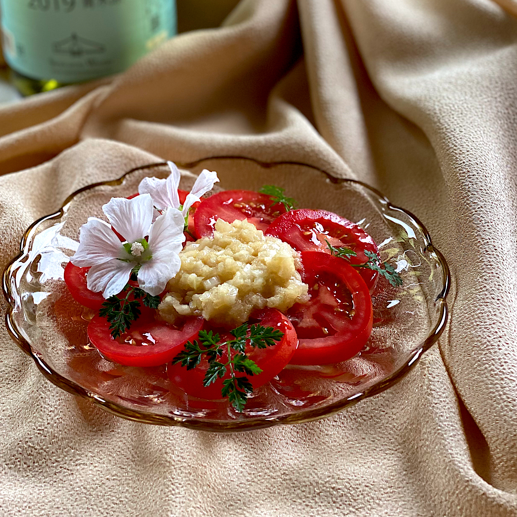 🍚🧍‍♀️🌿香味野菜チャージ ①. 🍅トマトサラダ with 新玉ねぎのドレッシング