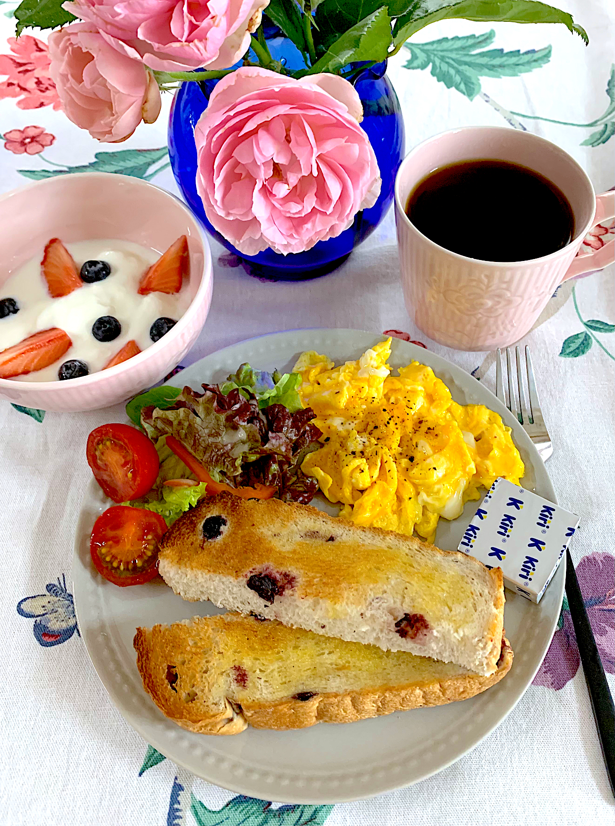 お庭の花とモーニングプレート