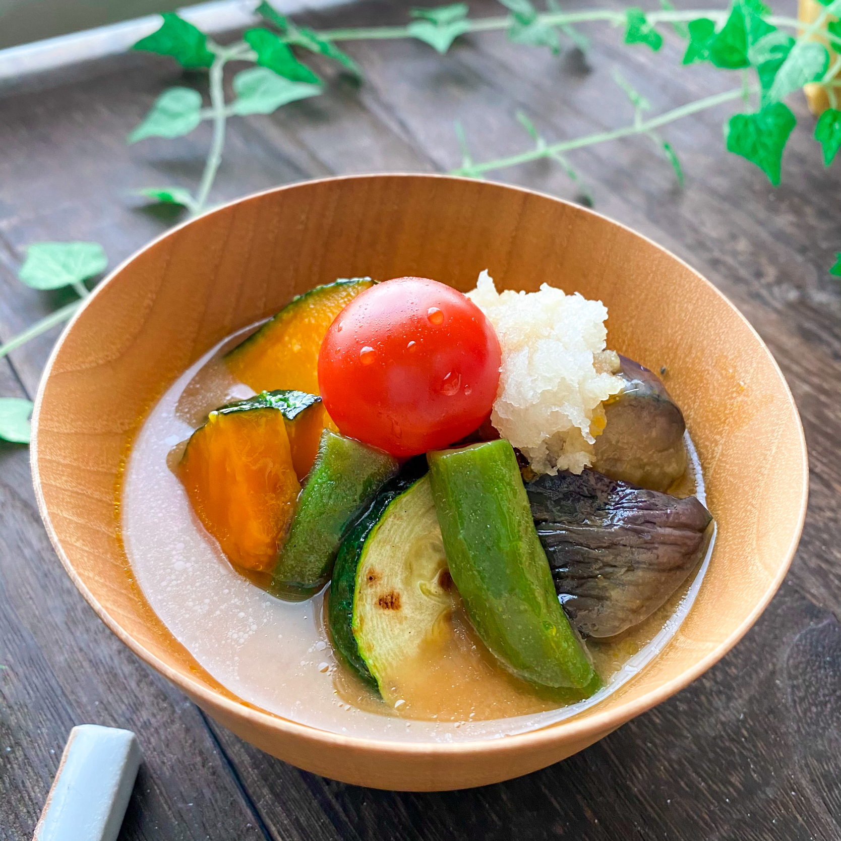 今年初の冷やしみそ汁　厚揚げと夏野菜の冷やしみそ汁