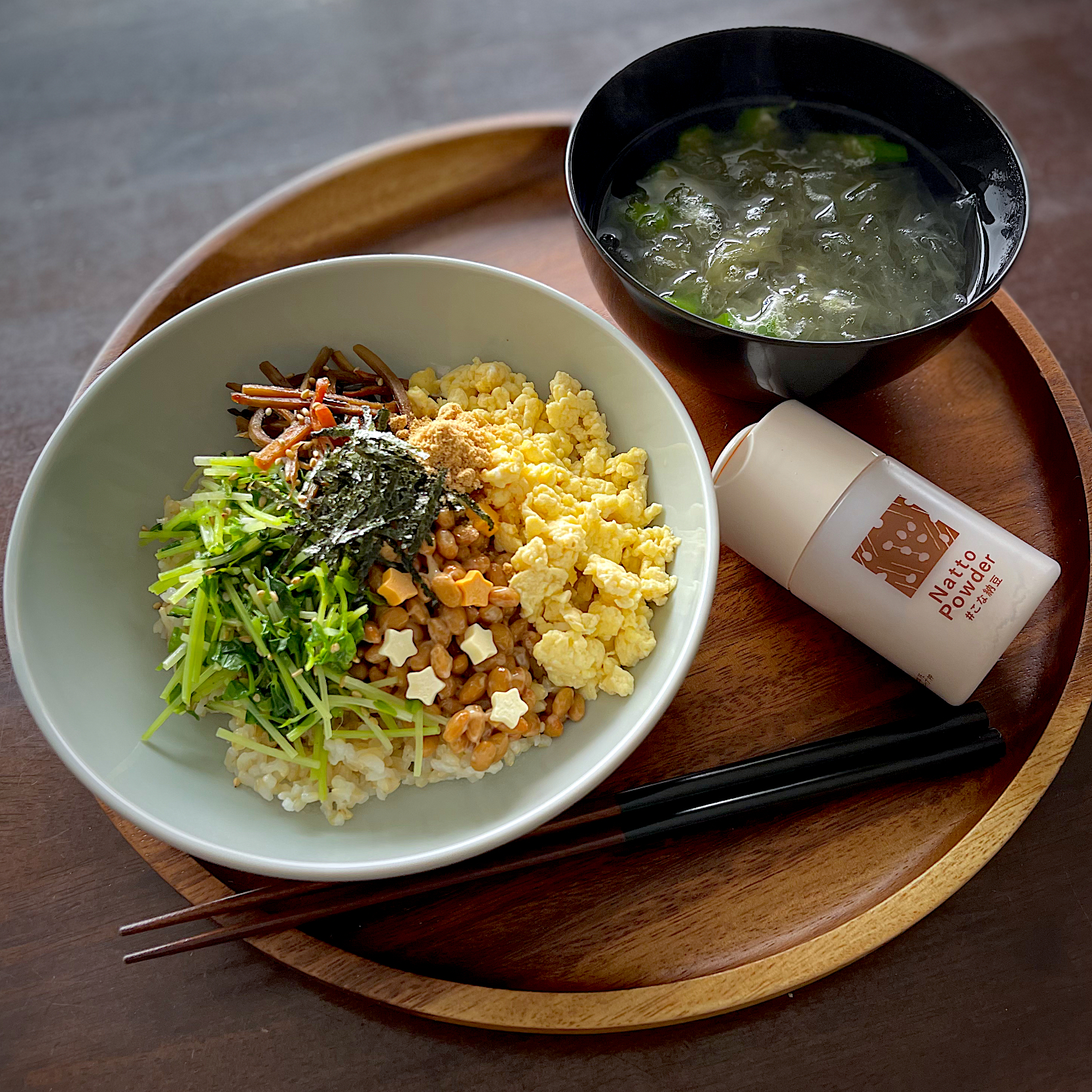 納豆丼、おぼろ昆布とおくらのお吸い物