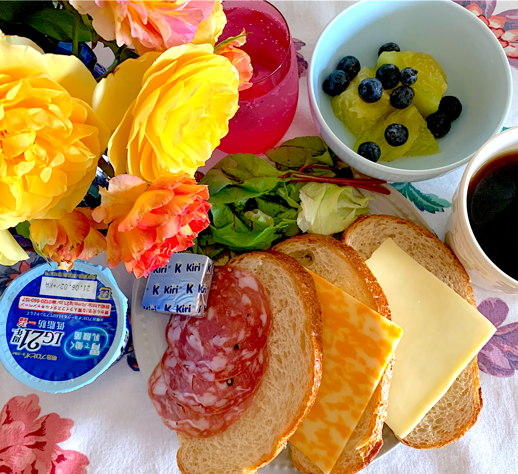 お庭の花とモーニングプレート