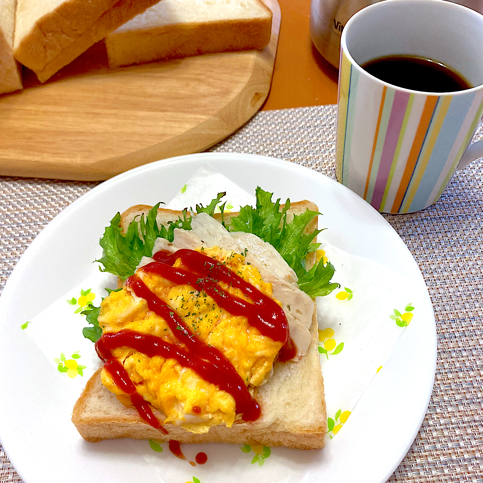 サラダチキンと卵のオープンサンド✨