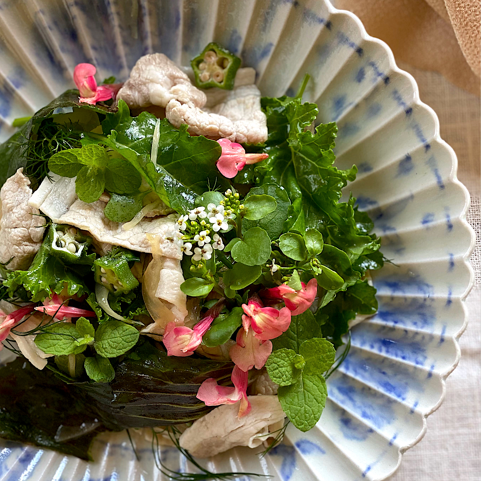 🌿ハーブたっぷり🌿 ①. 🥬アジアン冷しゃぶハーブ和え