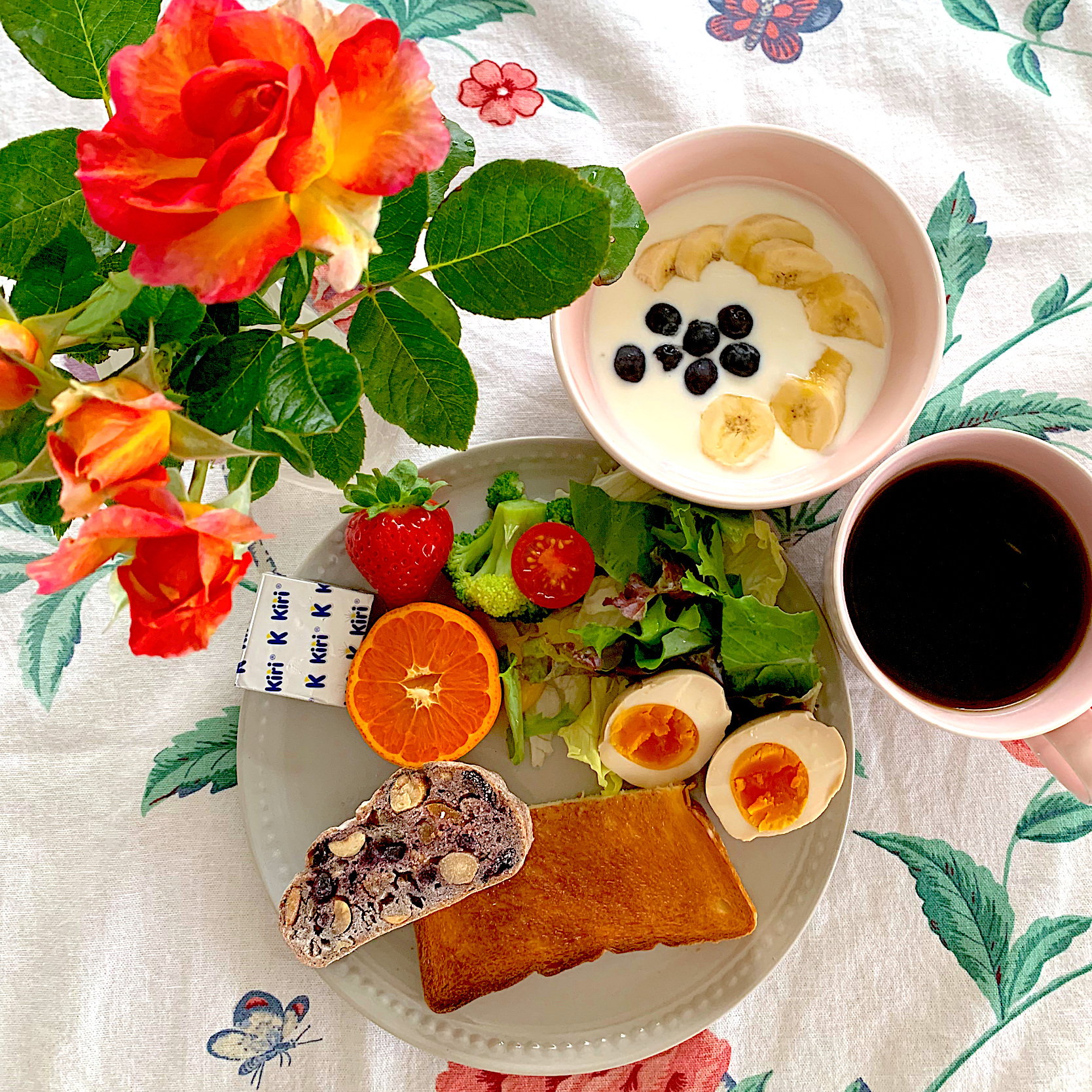 お庭の花とモーニングプレート