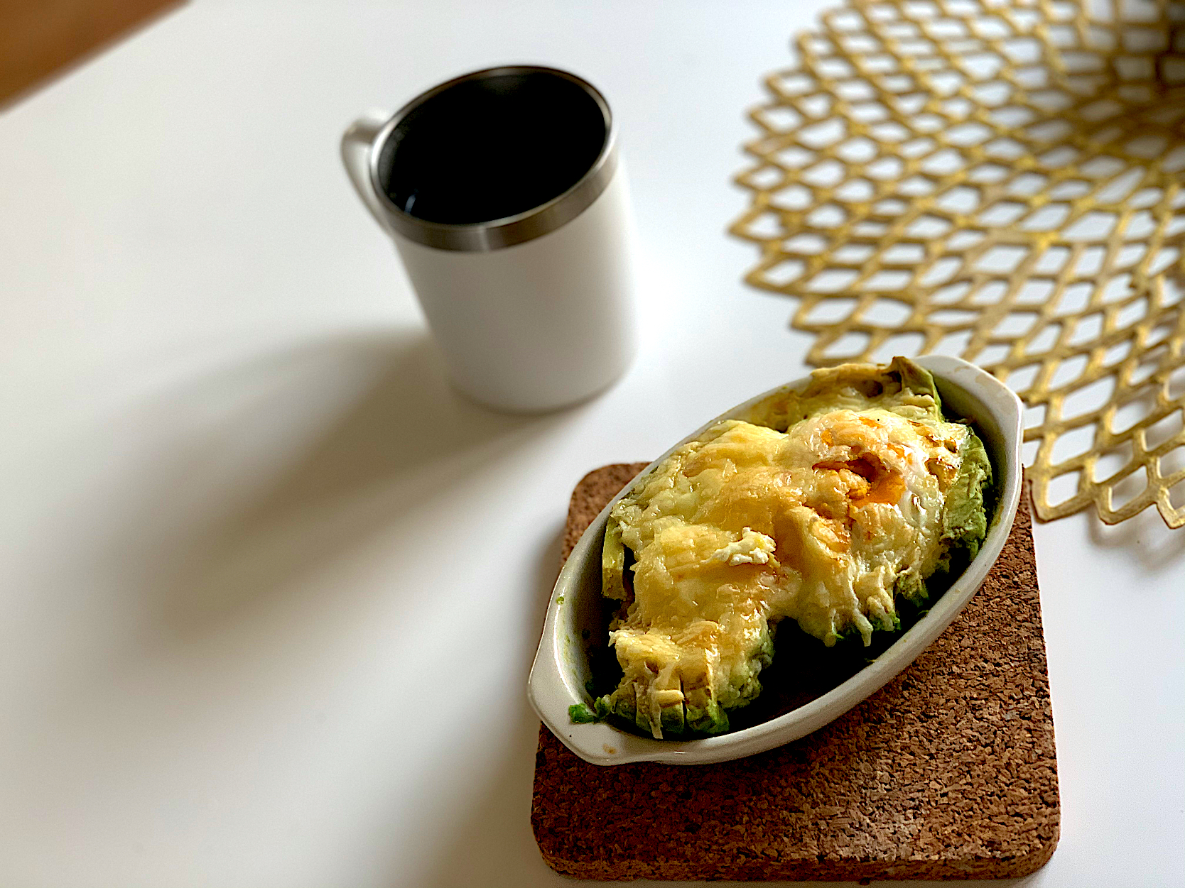 アボカドチーズエッグな朝食