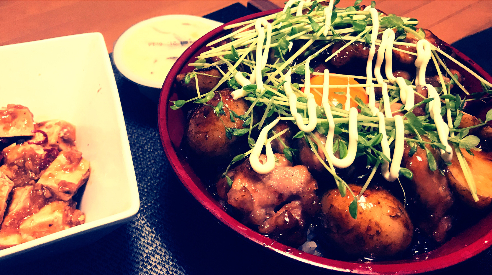 照り焼きチキン丼、麻婆豆腐