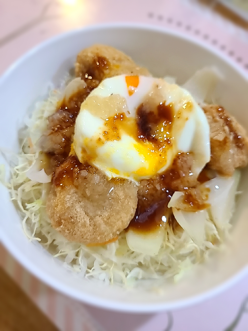 ヘルシー唐揚げ丼温泉玉子のせ😋🥚