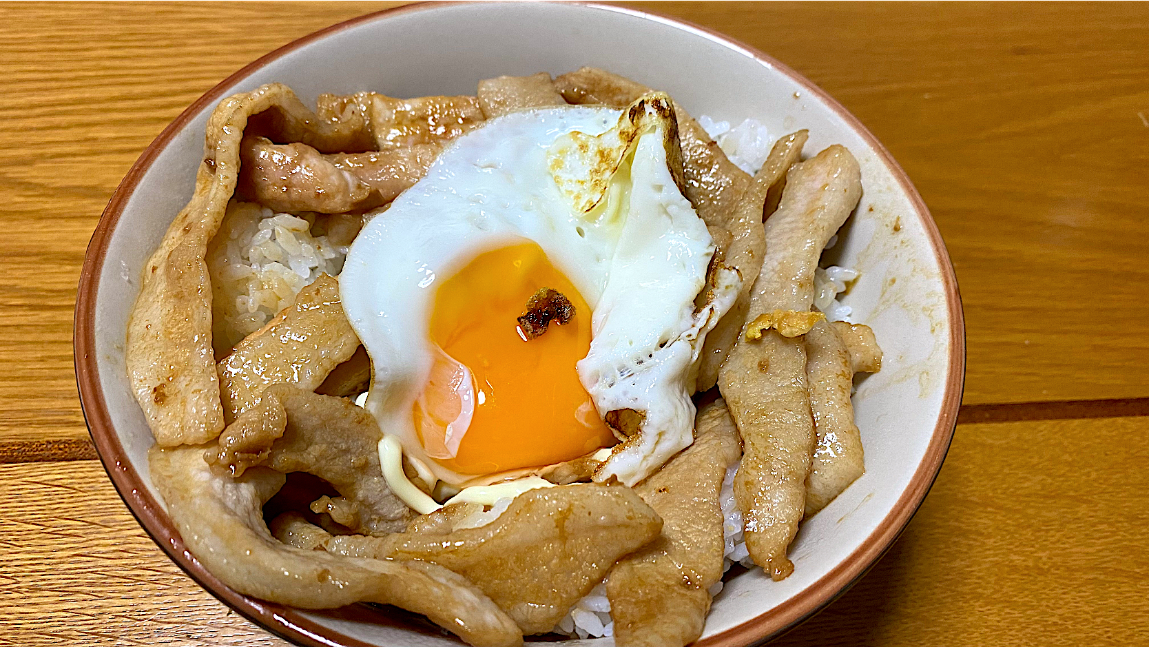 目玉豚焼き丼