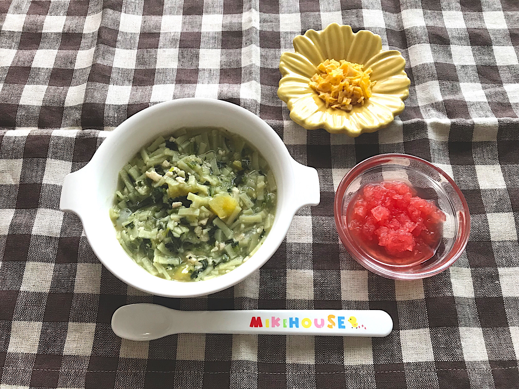 【離乳食】さつまいもと鶏肉のうどん、錦糸卵、すいか