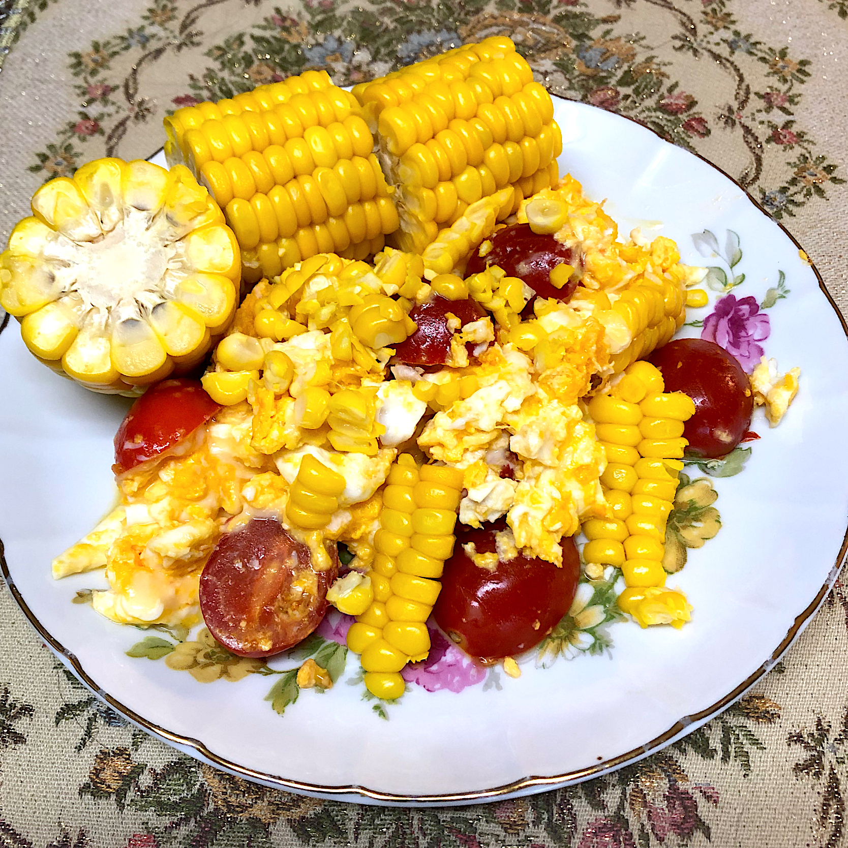 コーン🌽トマト🍅スクランブルエッグ🌺