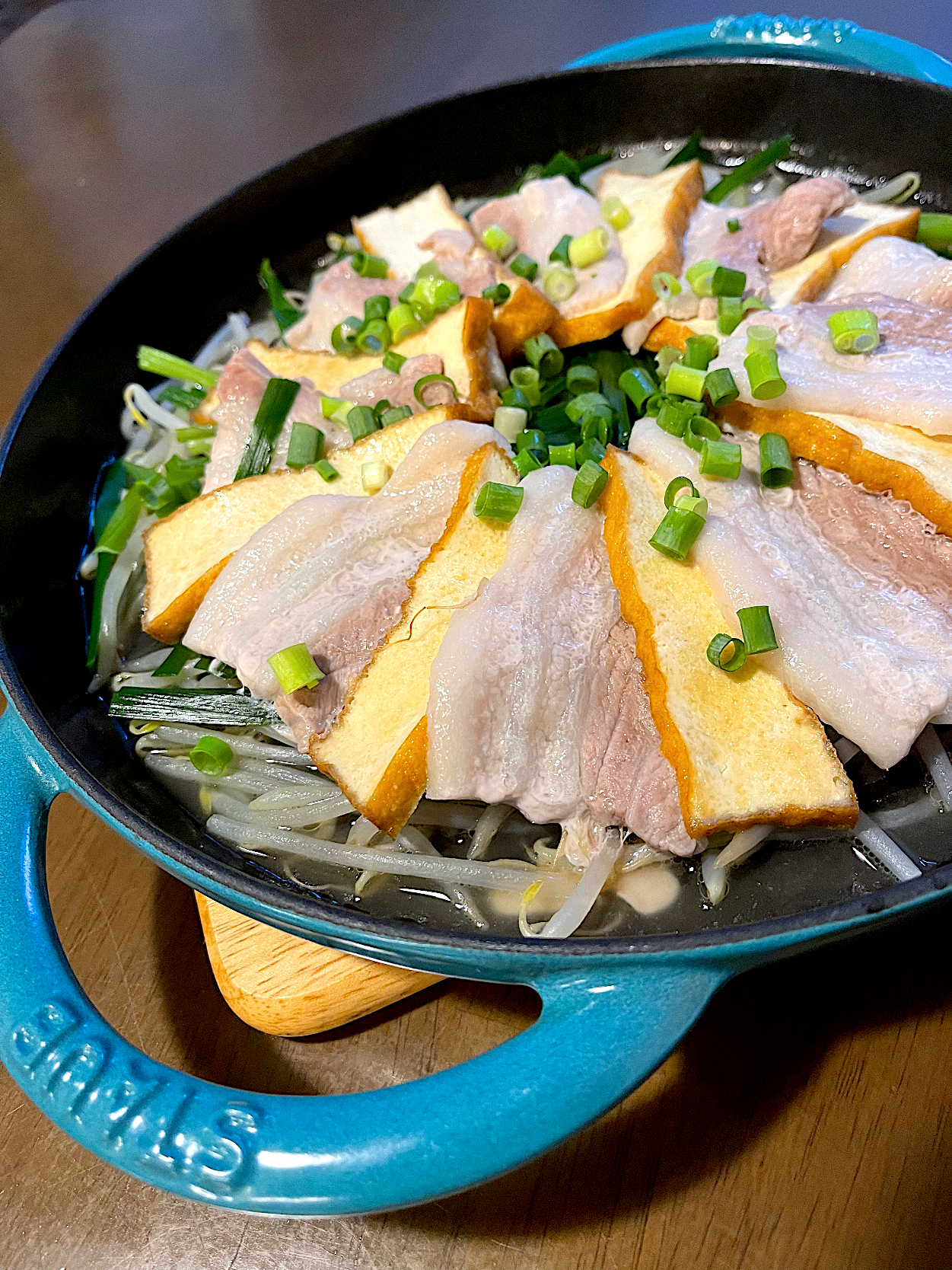 ひろりんさんの料理 厚揚げと豚ロースのレンチン重ね蒸し💨のこれうまで😋