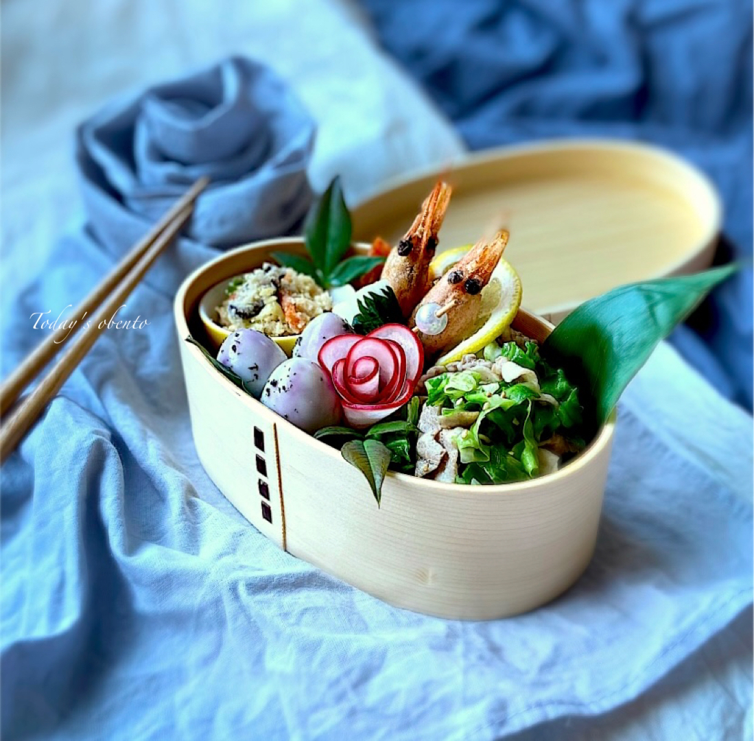 豚塩キャベツ🥩甘えびの唐揚げ🦐ゆかりうずら卵🥚卯の花🥕長芋の大葉巻き弁当🍱