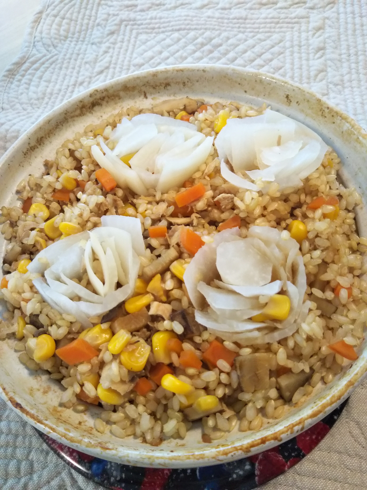 玄米と野菜たっぷり釜飯