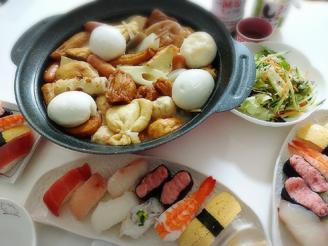 夕食(*^^*)
おでん🍢
お寿司🍣
チョレギサラダ🥗