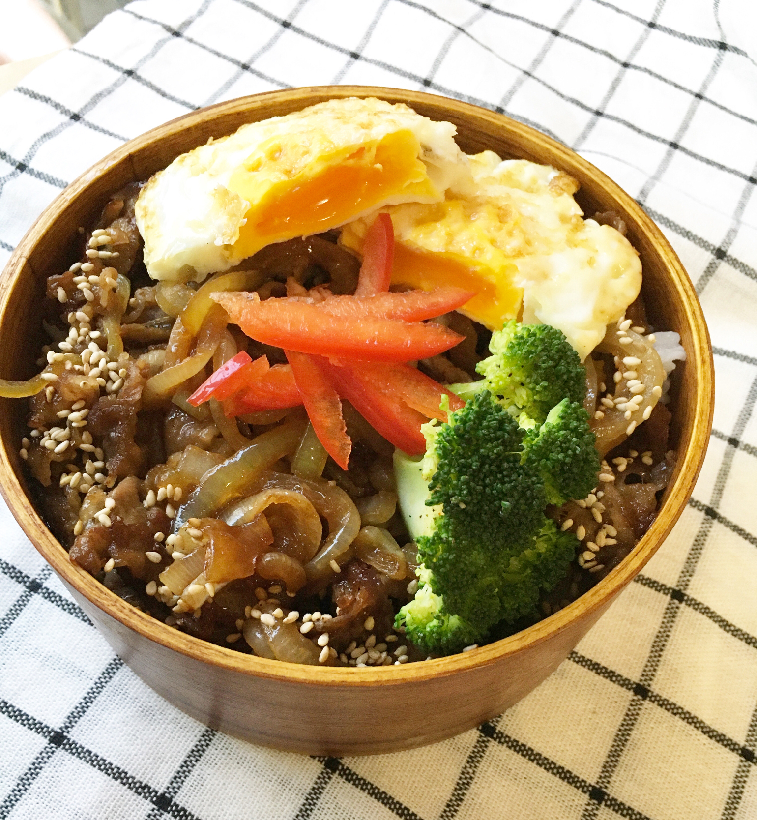 今日のパパ弁当は焼肉弁当♪