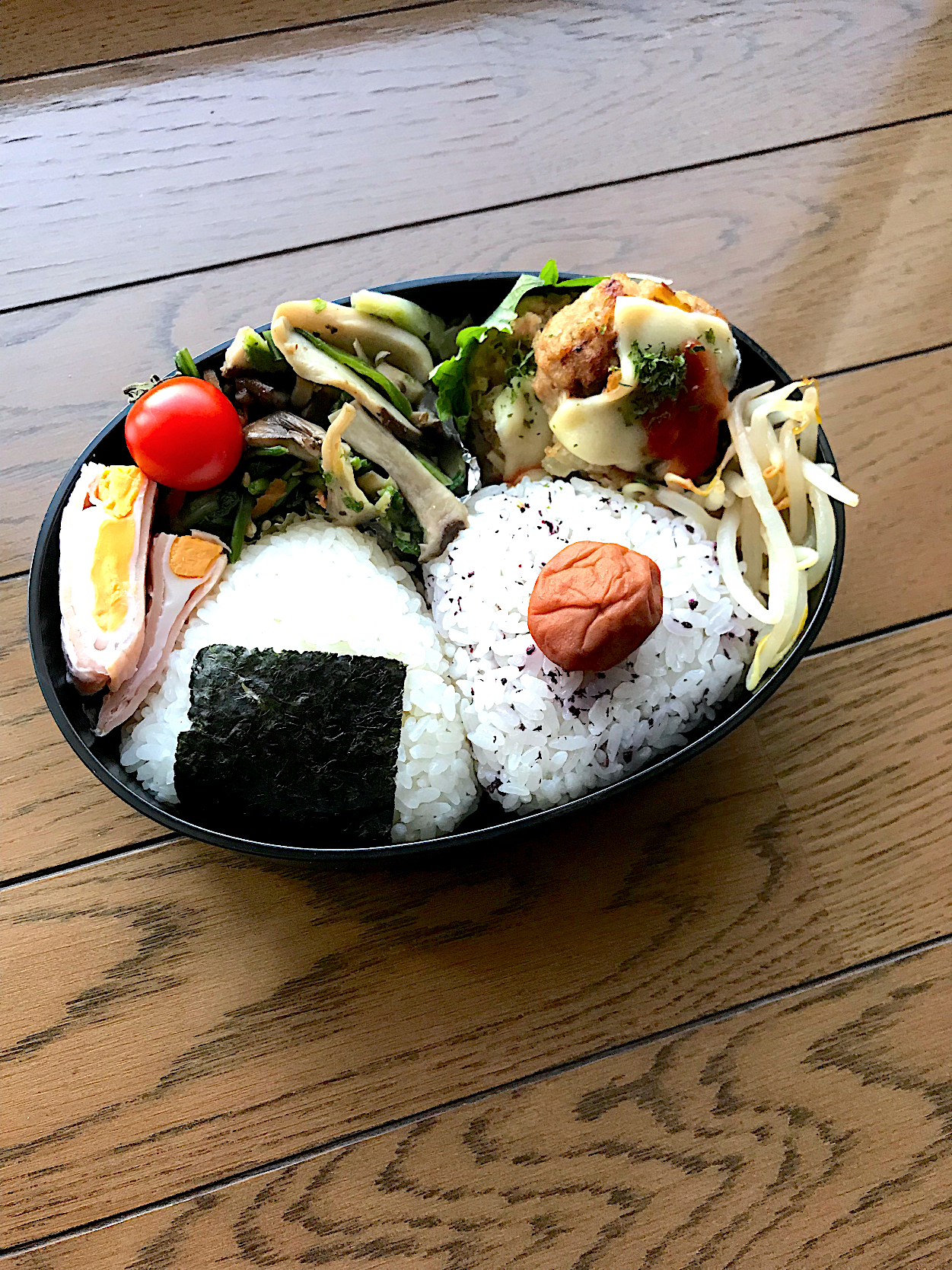 おにぎり弁当