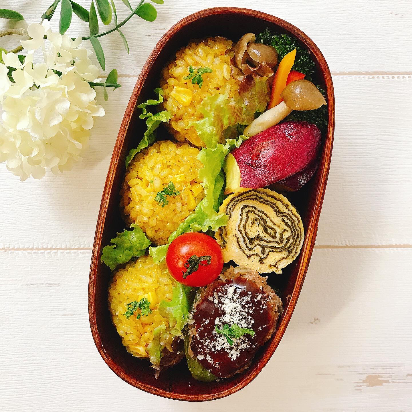 焼きカレーおにぎり×ピーマン肉詰め弁当