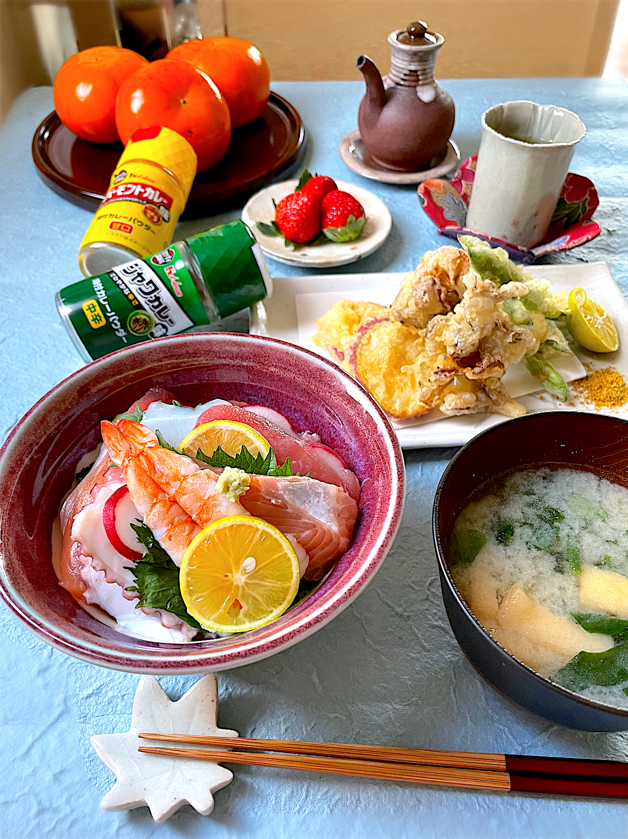 サミカさんの料理 海鮮丼と野菜天ぷらでランチ