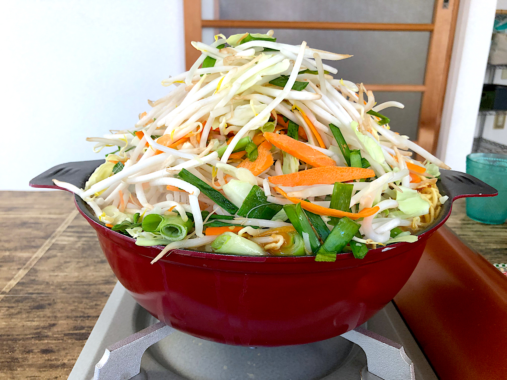 野菜たっぷり味噌ラーメン鍋🍲