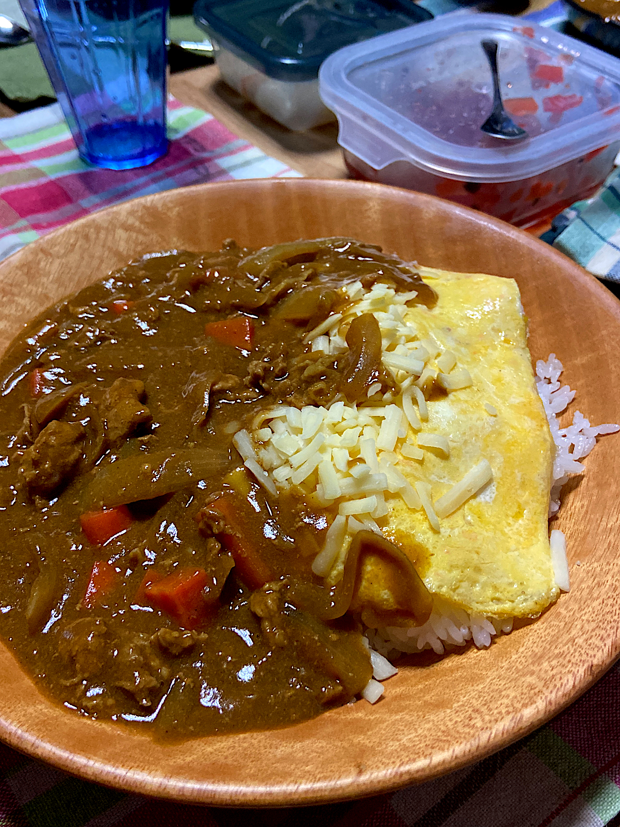 お夕飯。今年最後のカレーかなぁ？