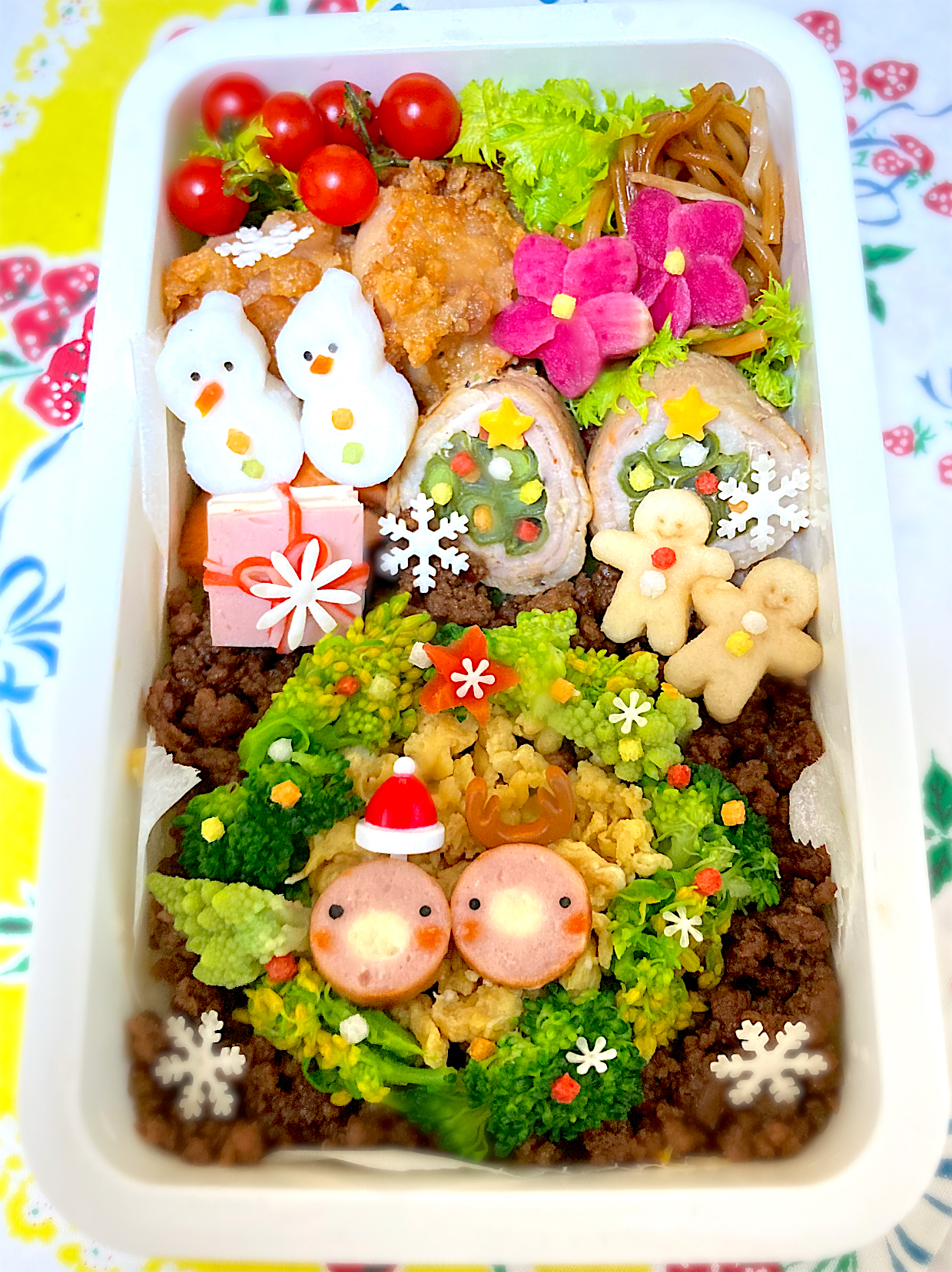 クリスマスリース🎄そぼろ丼弁当