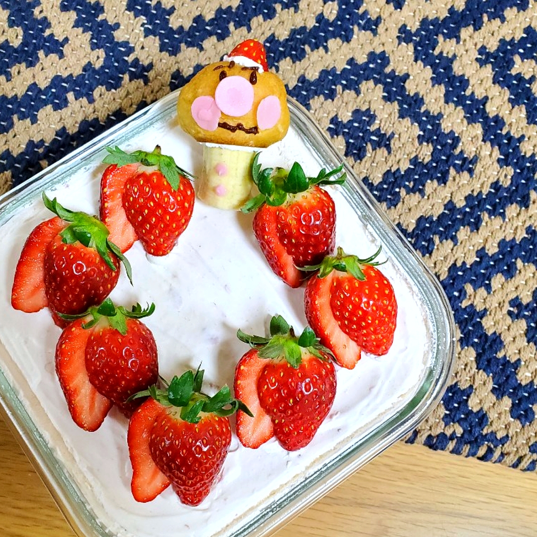 あんぱんまんサンタのせスコップケーキ🍓