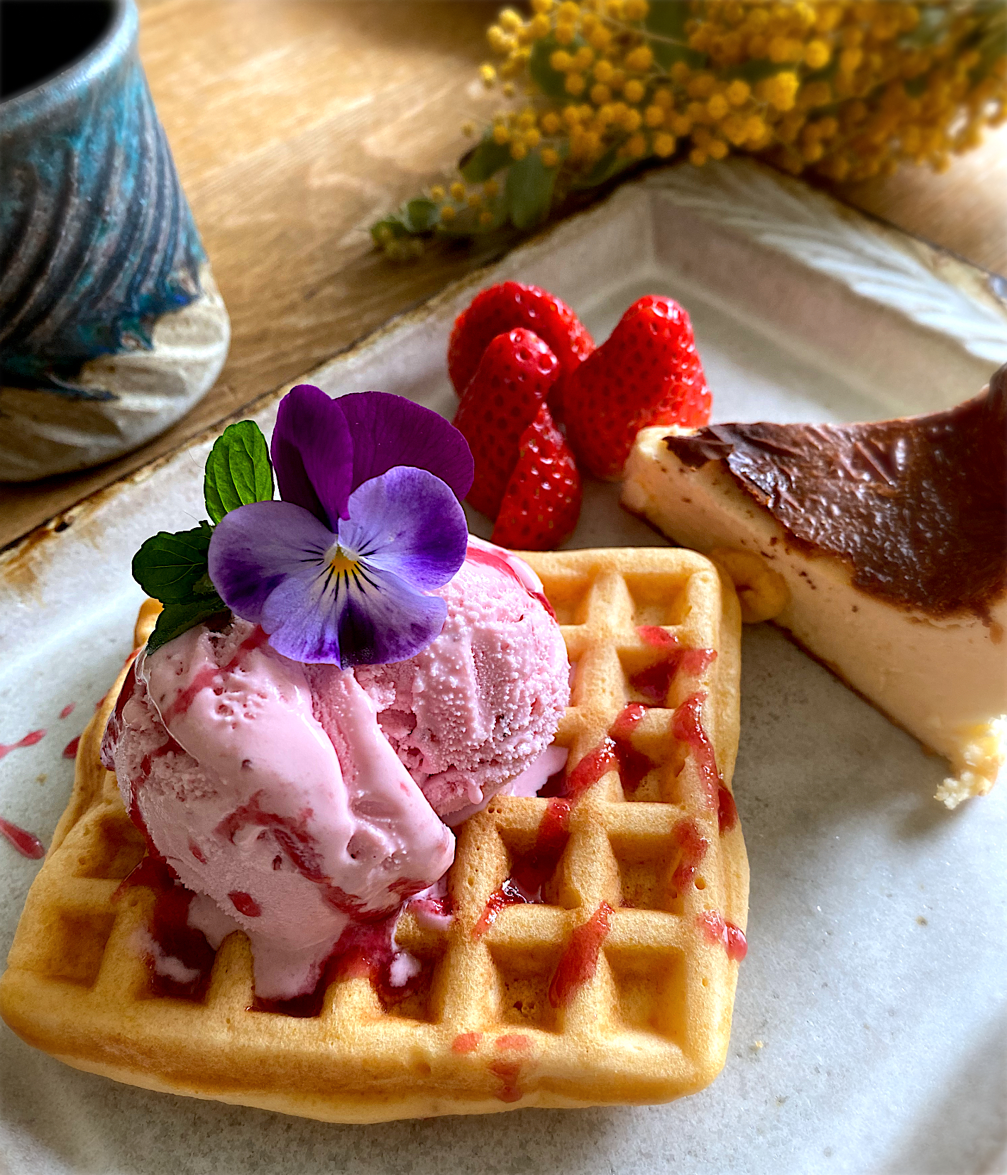 チーズケーキとワッフルとアイス🍨