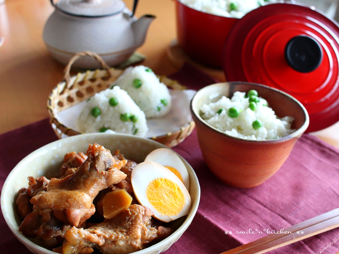 豆ご飯と鶏肉料理