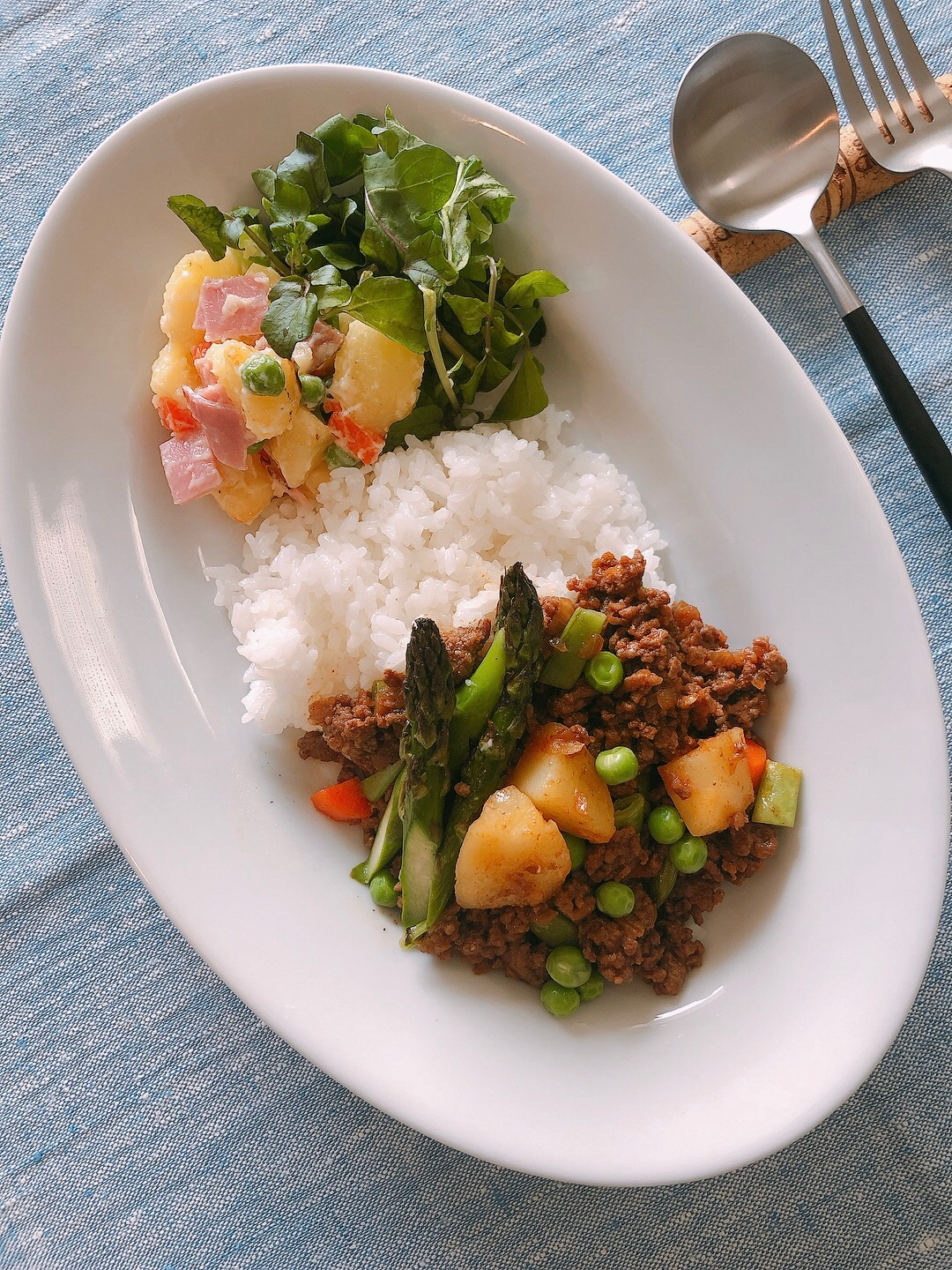 春野菜のドライカレー　新じゃがサラダ