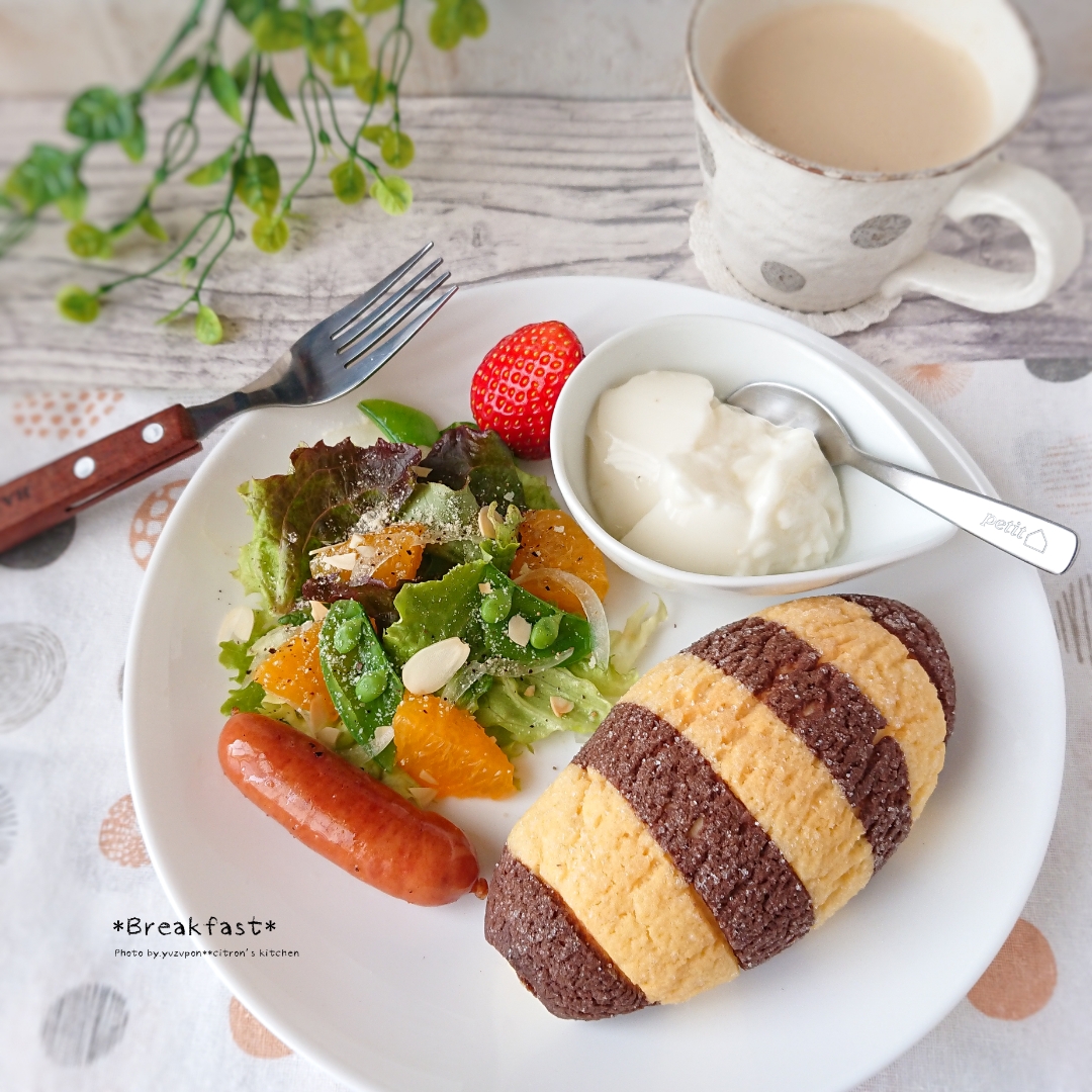 朝食𐂐.•*ラスカルのしっぽパンと春サラダdeワンプレート✾