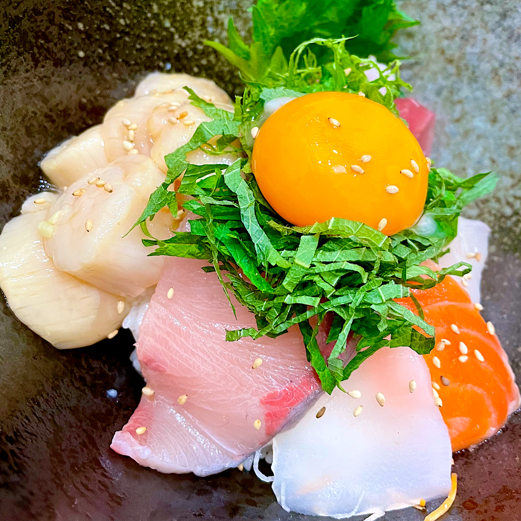 スーパーの安くなったお刺身丼