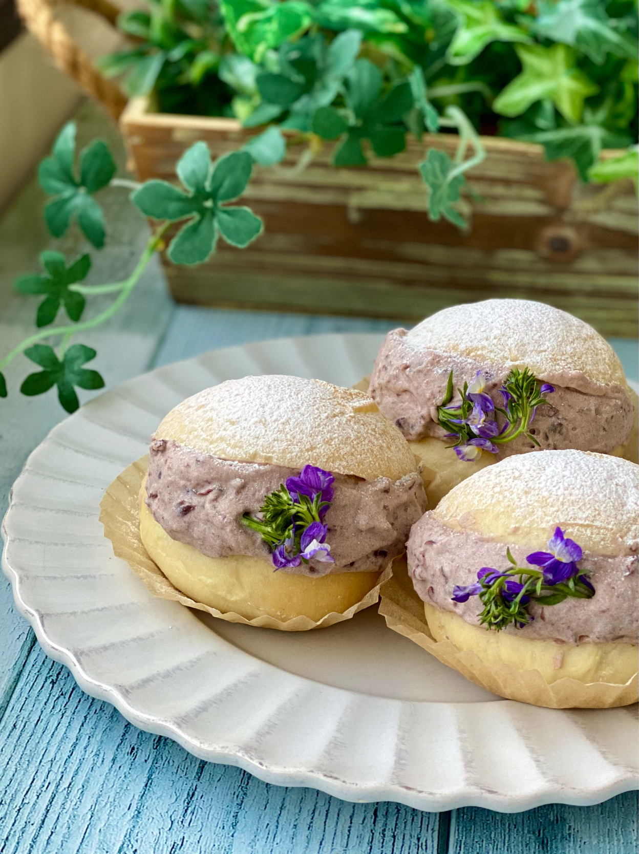 餡生クリームのマリトッツオ