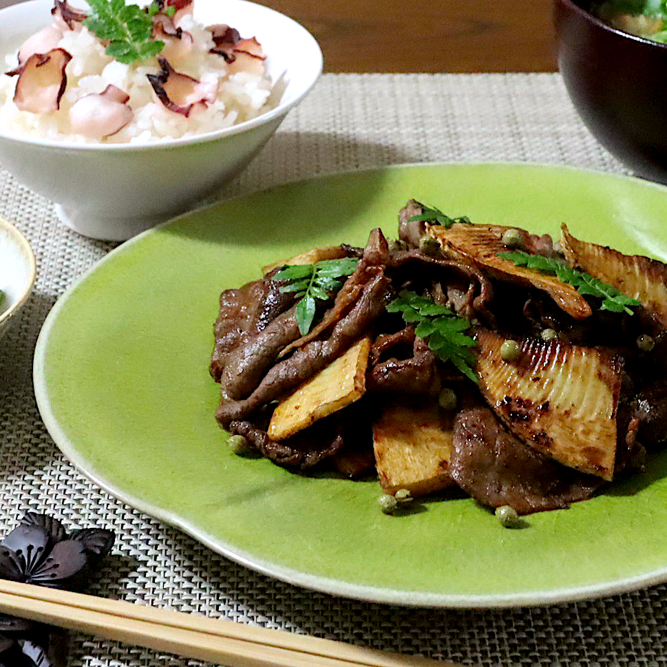 かおるさんの料理 たけのこと牛肉と山椒の実の焦がし醤油焼き