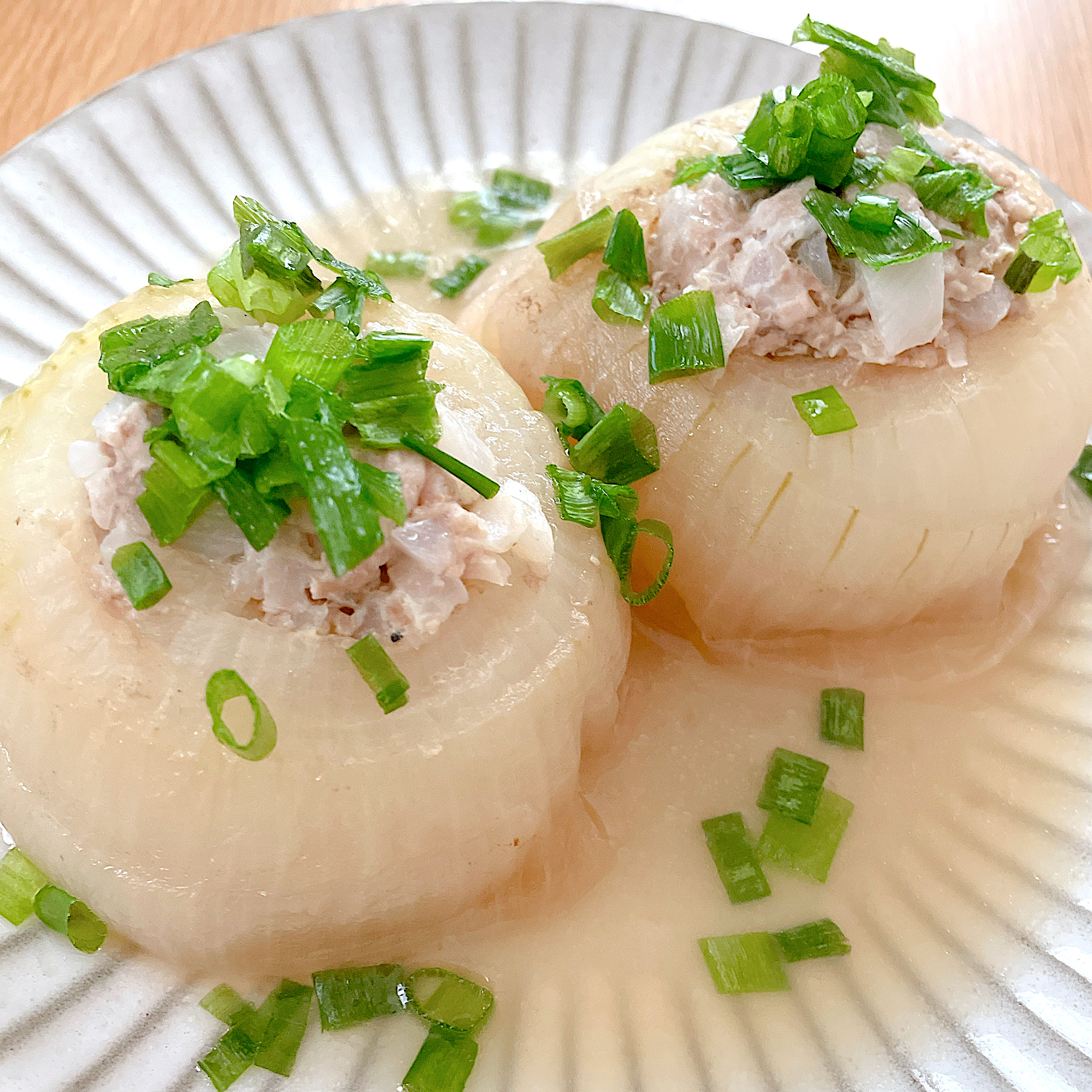 新玉ねぎの肉詰め