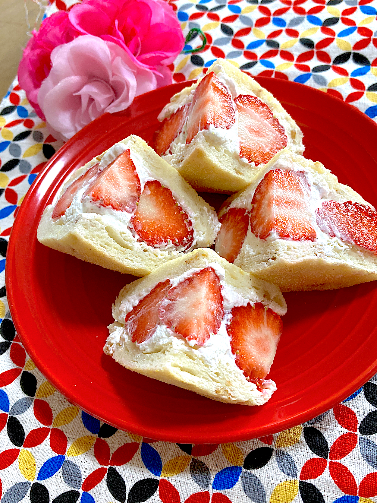 イングリッシュマフィンで苺サンド🍓