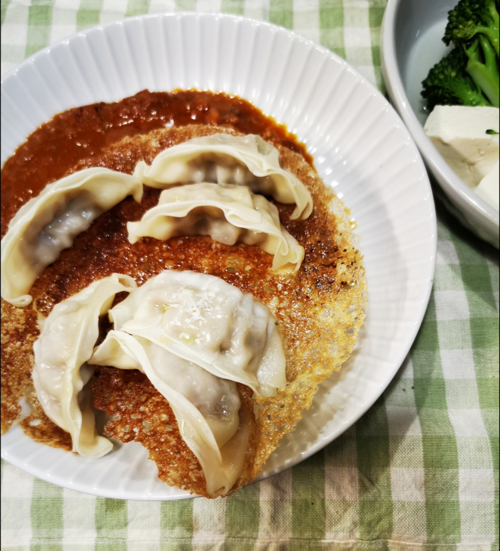 餃子添えてカレー👌グ〜です😀