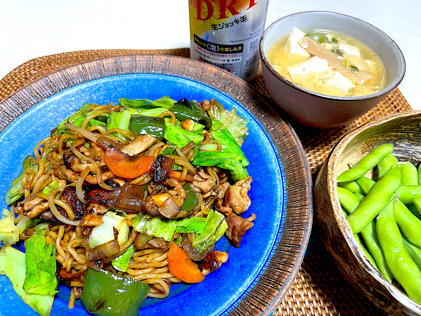 焼きそばと枝豆とビール