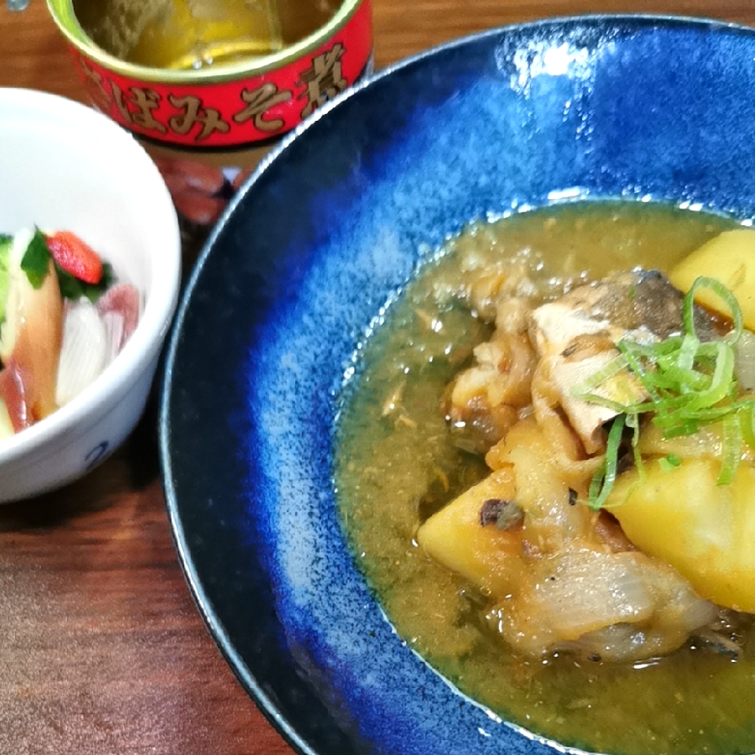 みよぱさんの料理 🐟️サバ味噌缶🥫で、サバじゃが🥔


朝採れきゅうりの甘酢漬👌グ〜です😀🍺