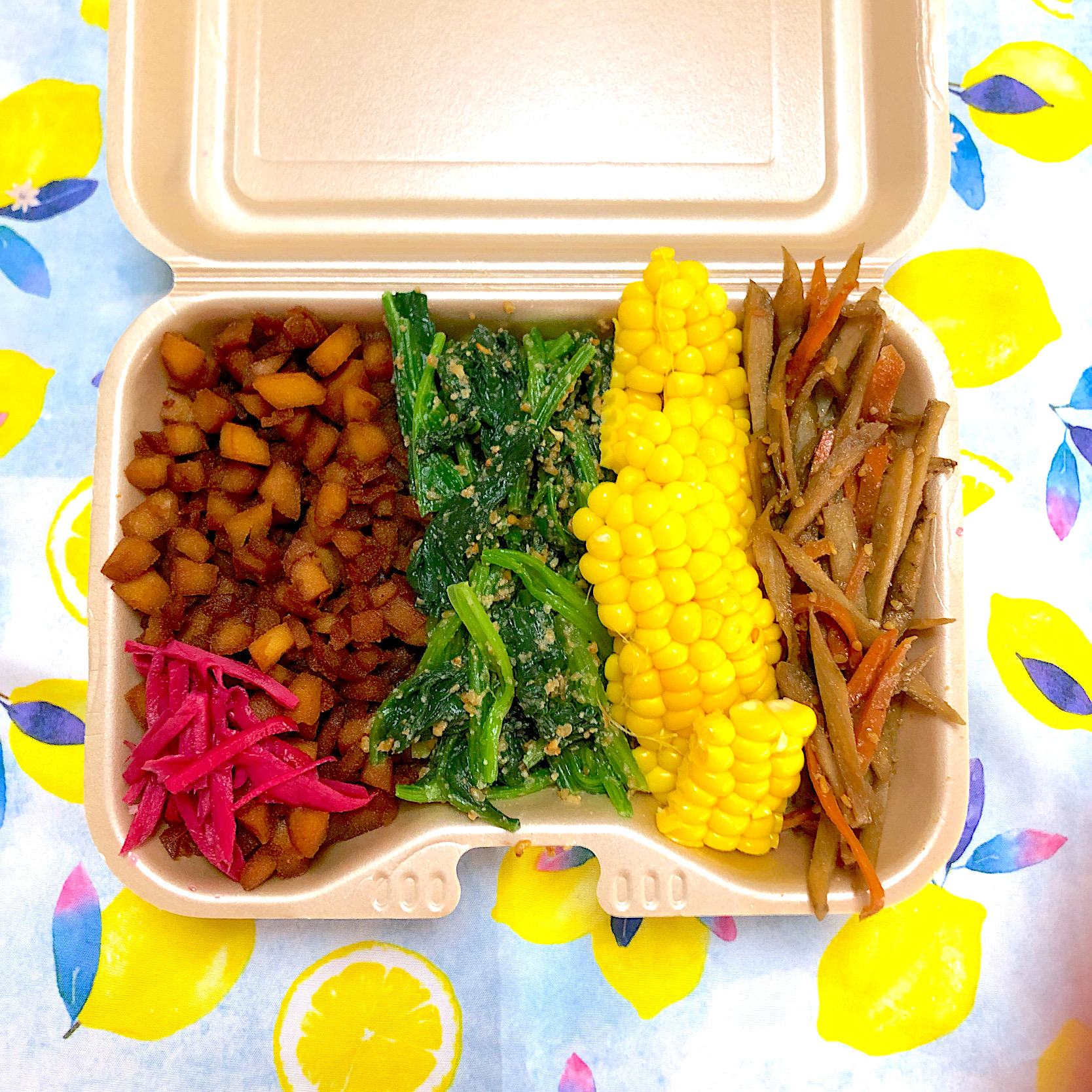 #vegan 
高野豆腐のそぼろ弁当